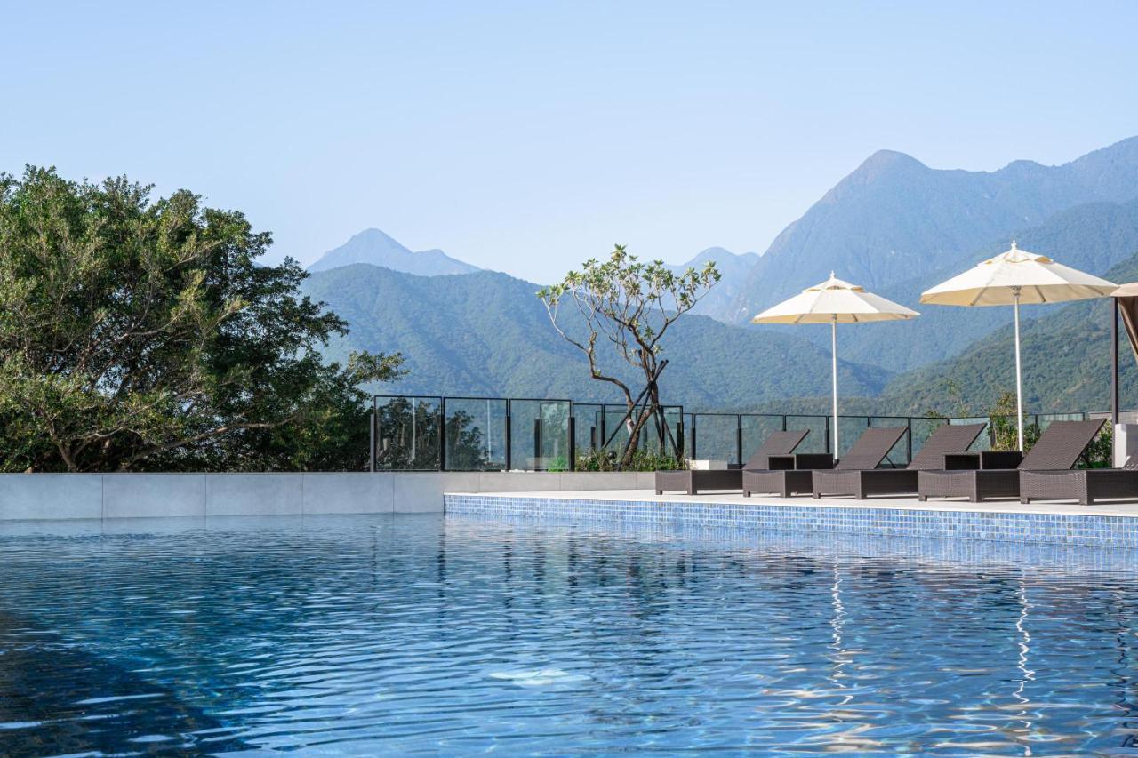 Lakeshore Hotel Hualien Taroko Shunan Zewnętrze zdjęcie The swimming pool at the hotel