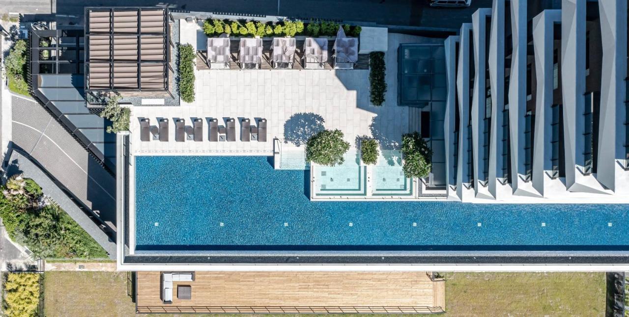 Lakeshore Hotel Hualien Taroko Shunan Zewnętrze zdjęcie The rooftop pool at the hotel