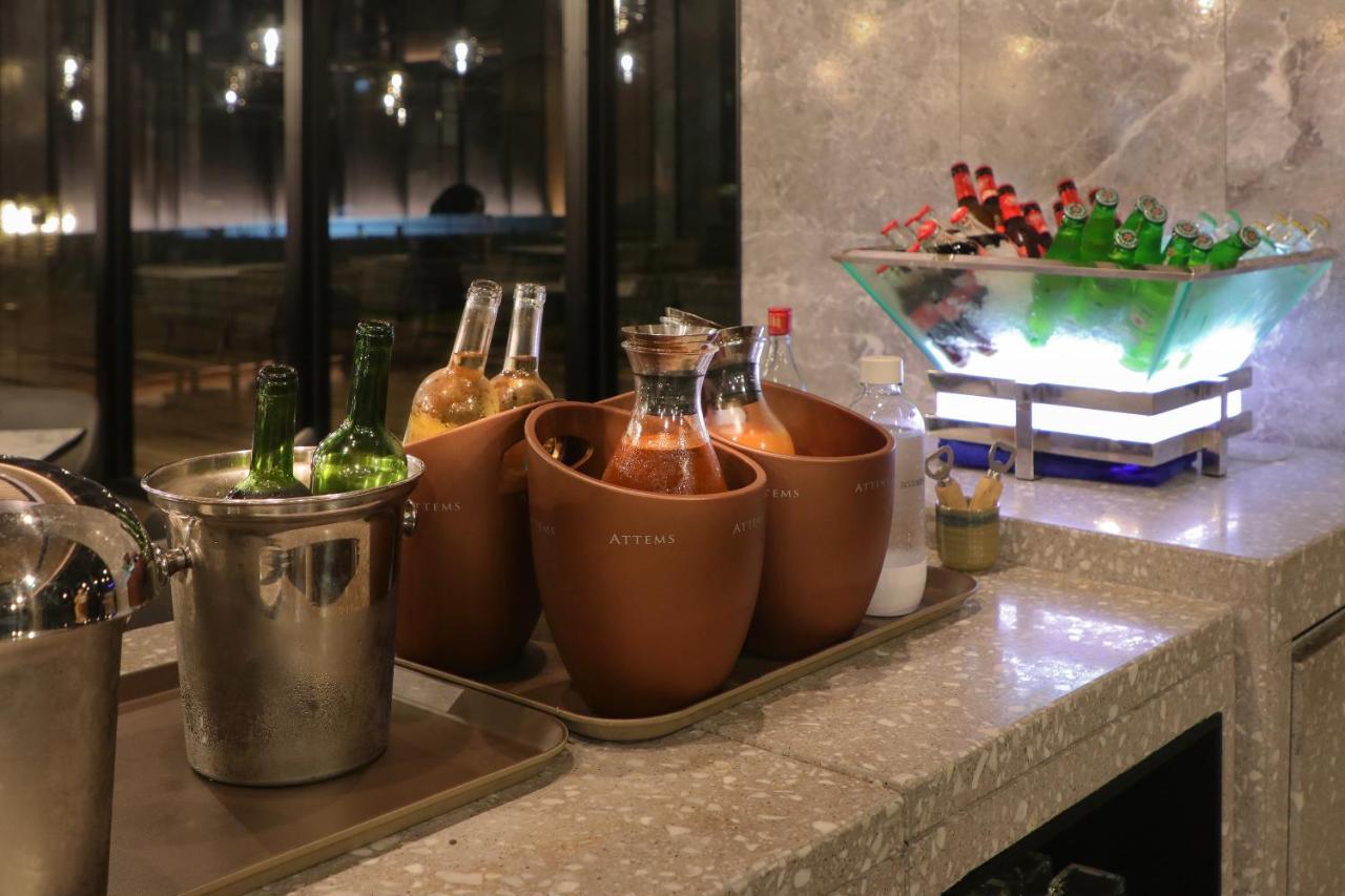 Lakeshore Hotel Hualien Taroko Shunan Zewnętrze zdjęcie A selection of Thai cocktails