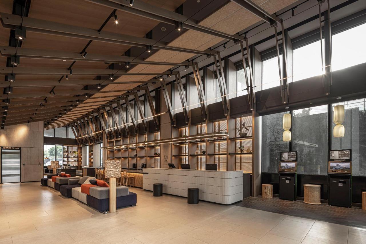 Lakeshore Hotel Hualien Taroko Shunan Zewnętrze zdjęcie The interior of the new library